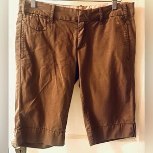G1 GOODS Paper Twill Shorts. Flat Front 100% Cotton. Side Pockets. Olive brown.
